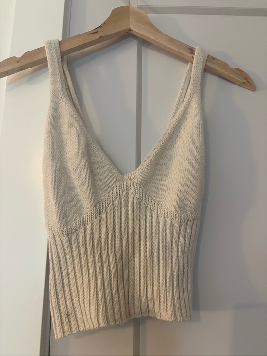 KOTN Tops - KOTN Cream Rib Knit V‑Neck Tank Top